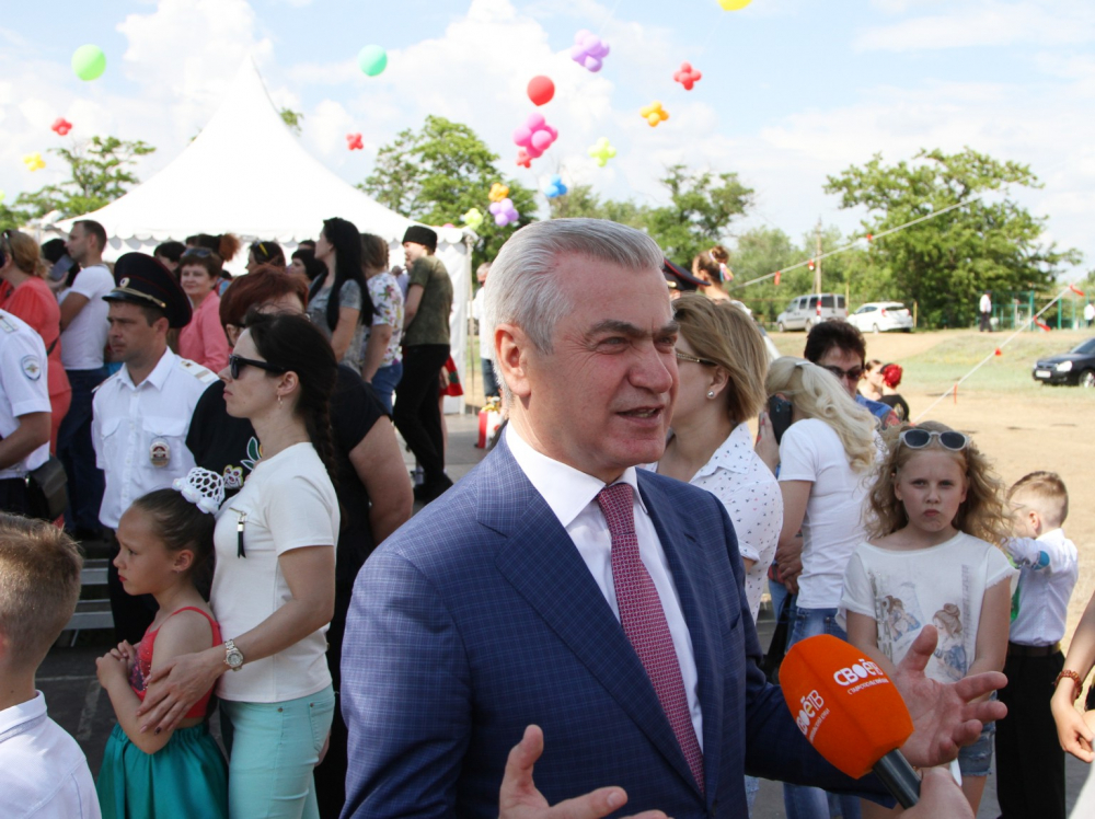 В селе Дербетовка прошел ежегодный детский фестиваль «Радуга»